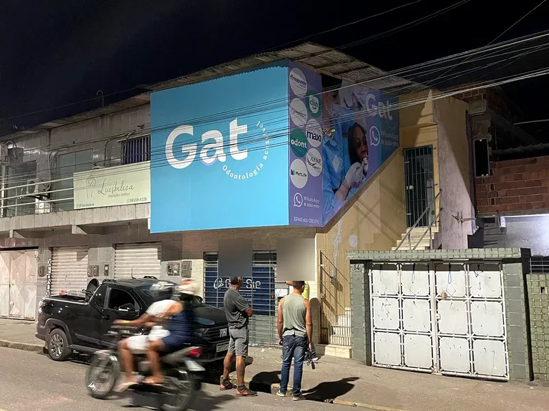 Fachada Clínica Maislaser - QSign