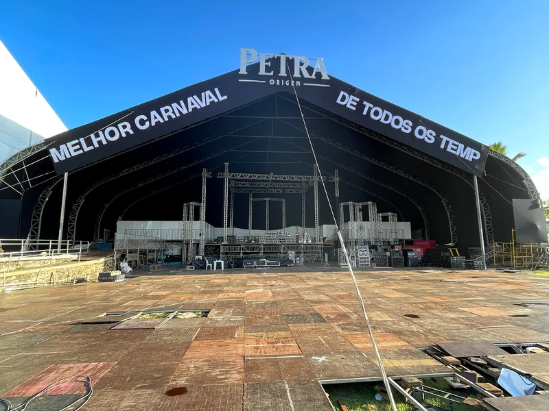 Cenografia Carnaval Petra Puro Malte - QSign
