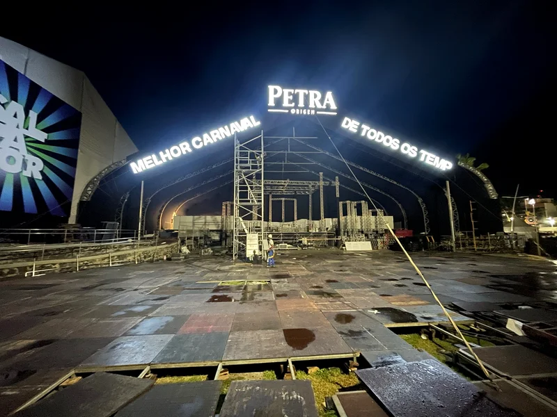 Cenografia Carnaval Petra Puro Malte (2) - QSign